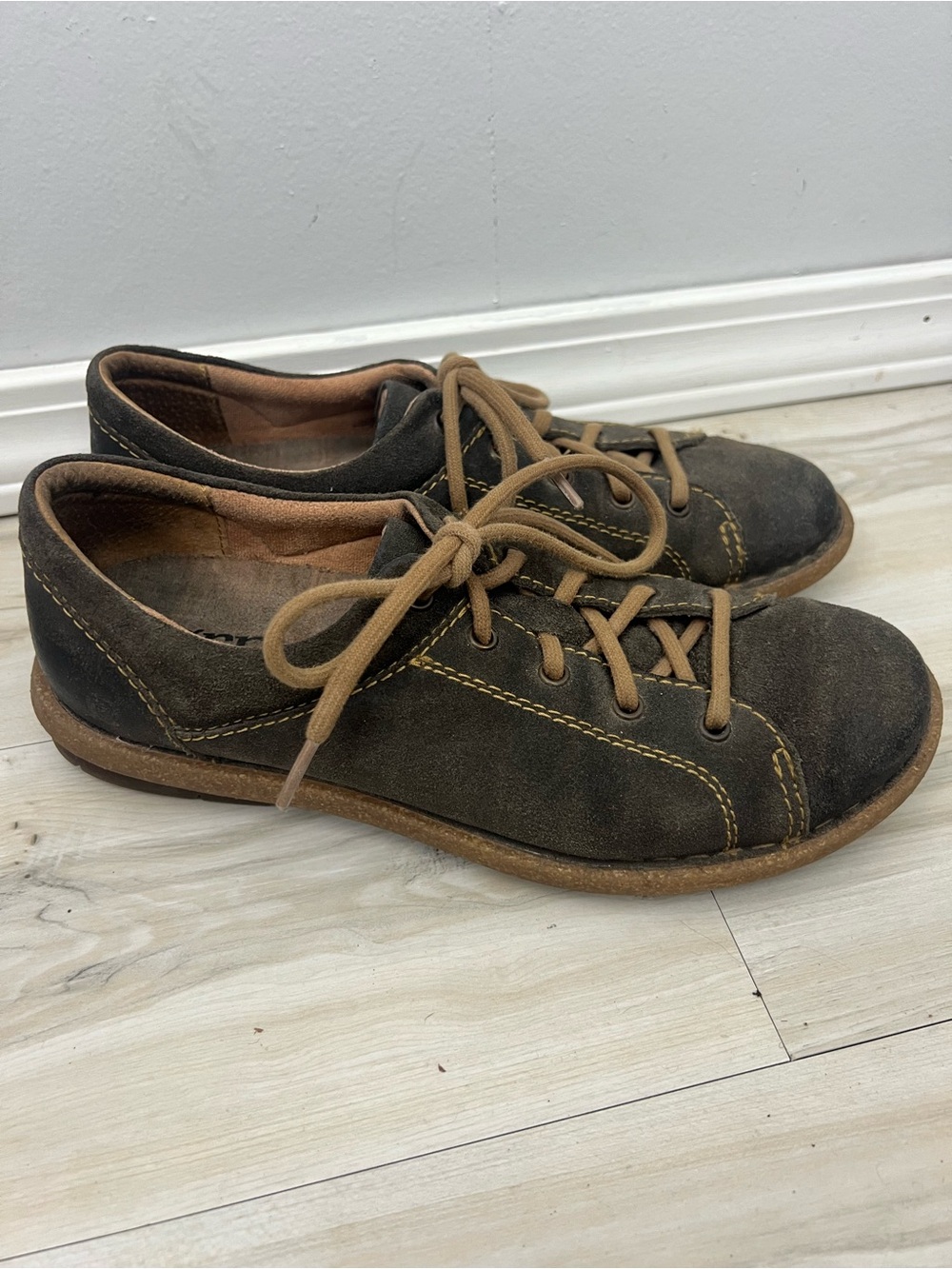 Born Leather Suede Lace Up Shoes Contrasting Stitching